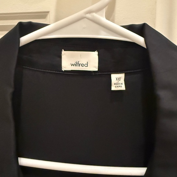 Aritzia Wilfred Crop Satin Shirt - Picture 1 of 2